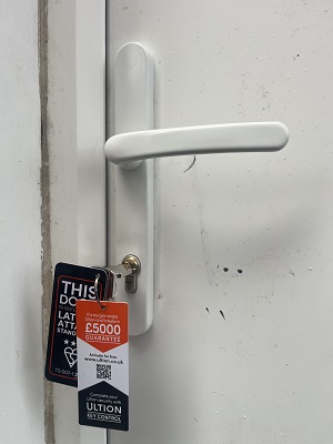 New high-security door handles and an Ultion 3-Star Plus anti-snap cylinder fitted after an attempted lock-snapping break-in on a UPVC door in Edinburgh.